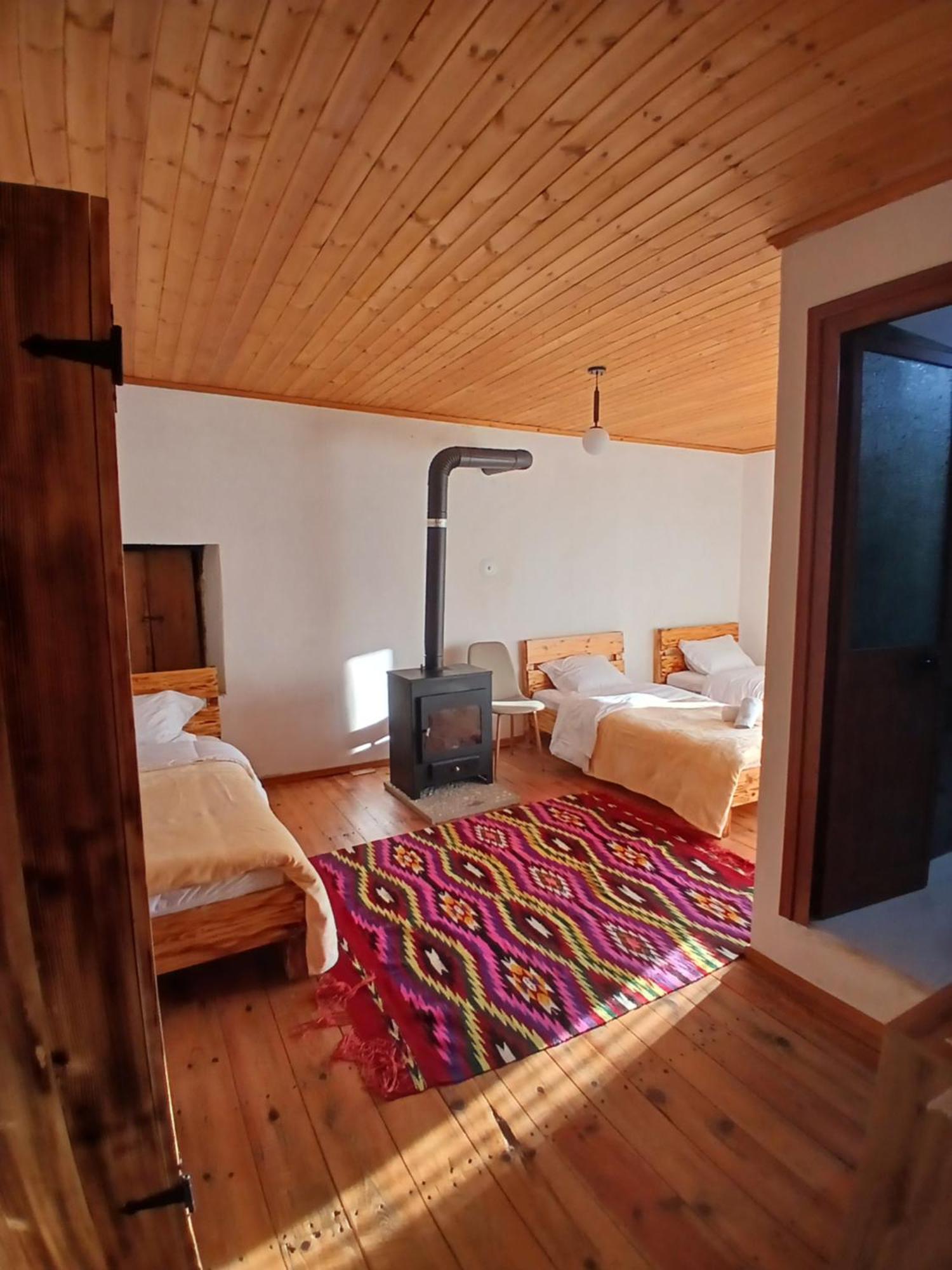 Bujtina Tusha Priska e Madhe Exterior foto